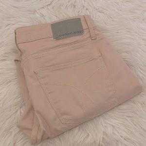 Calvin Klein Woman’s Ankle Skinny Jeans. Size 4. Dusty Rose color.